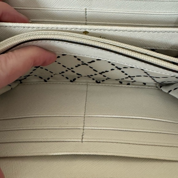 Kate Spade ivory hard leather zip close wallet 7.5x4 - Picture 6 of 10